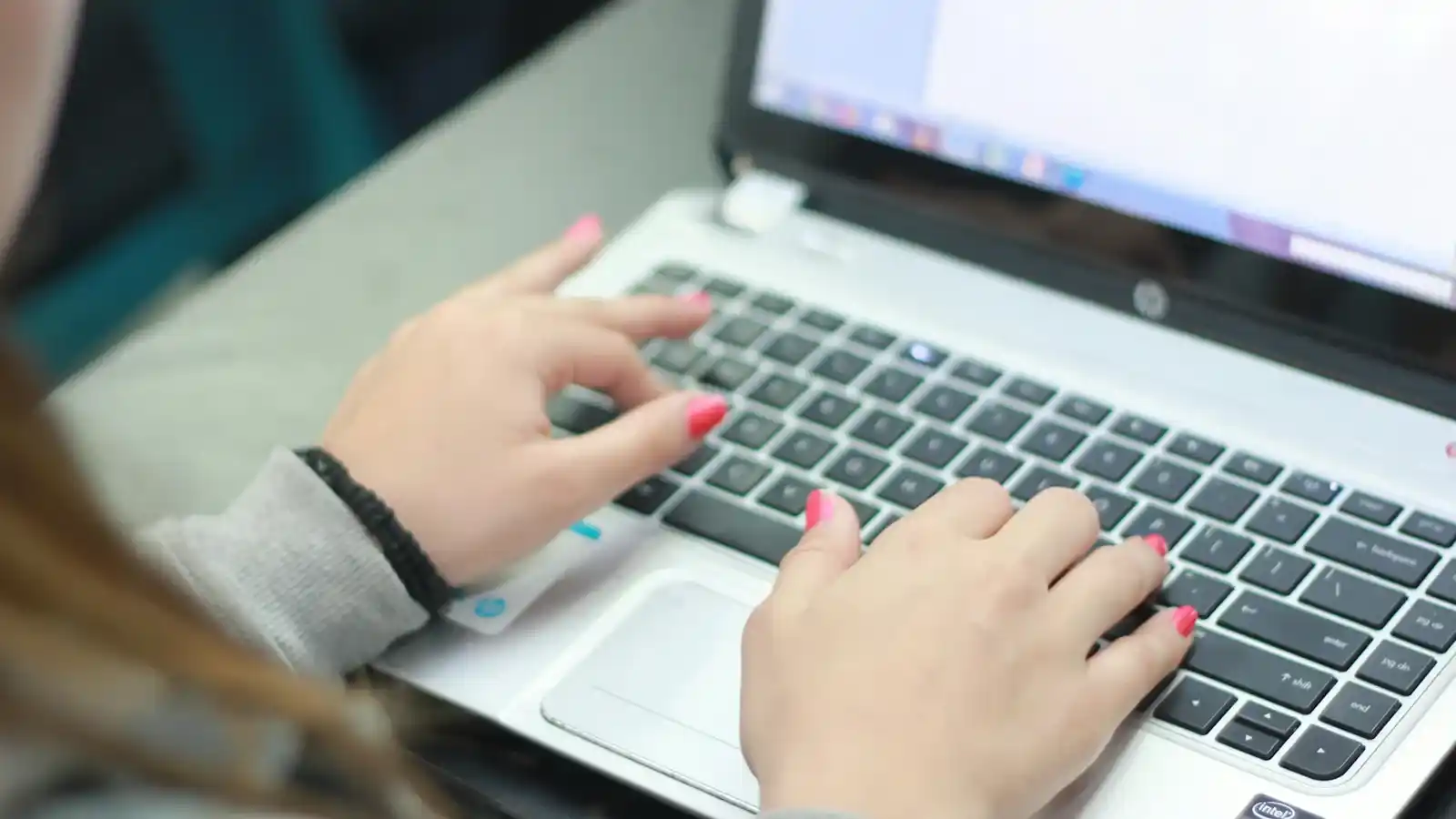 Mais de 3 mil vagas abertas em cursos técnicos. Tem um detalhe que pode te eliminar