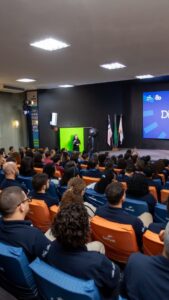 Senac Vitória usa idosas reais em…