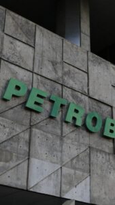 Petrobras deve abrir 1.100 vagas com…