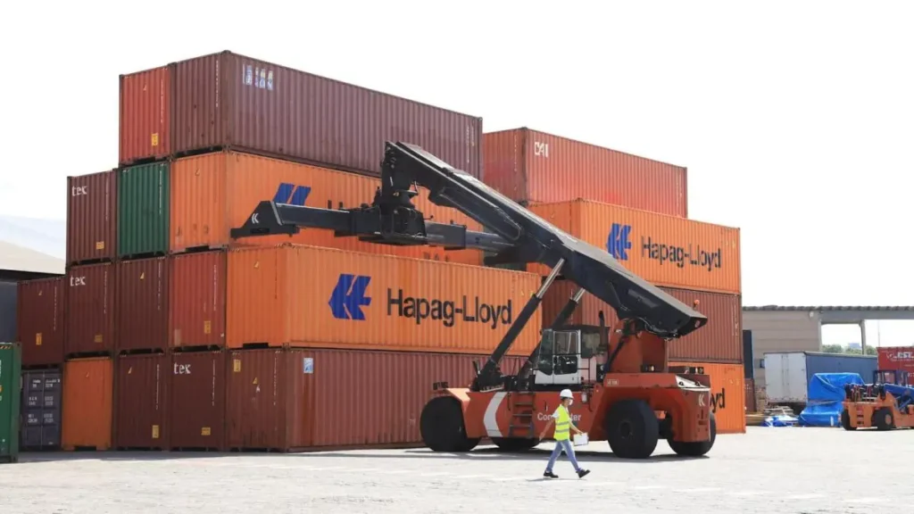 tecnico em comercio exterior conferindo documentos de importacao exportacao curso senac psg gratuito 2026